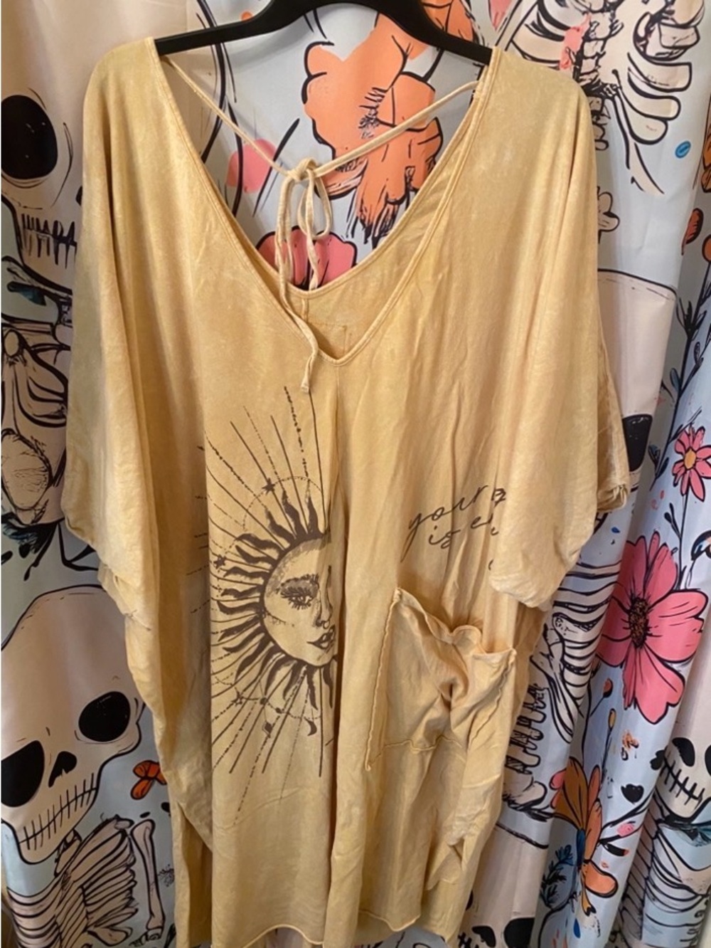 Women’s Sun Graphic Tunic Top in Pale Yellow